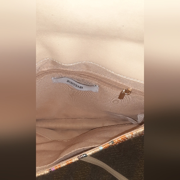 Justfab small 10×7 leathery/straw like woven purse with gold hardware brand new - Picture 4 of 5